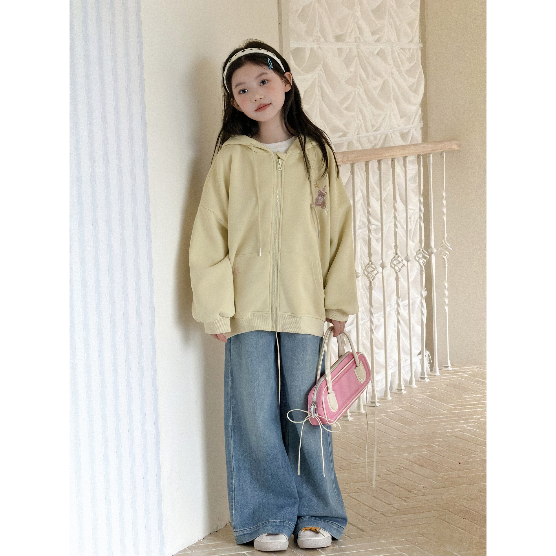 春季中大女童休闲外套春装新款童装儿童女孩卡通上衣拉链衫卫衣潮