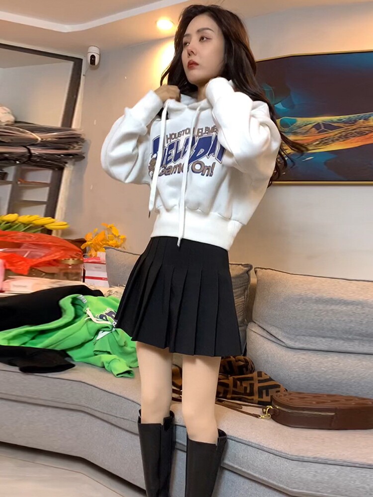 潮牌1212设计感短款美式连帽卫衣女装新款春款洋气减龄长袖上衣女