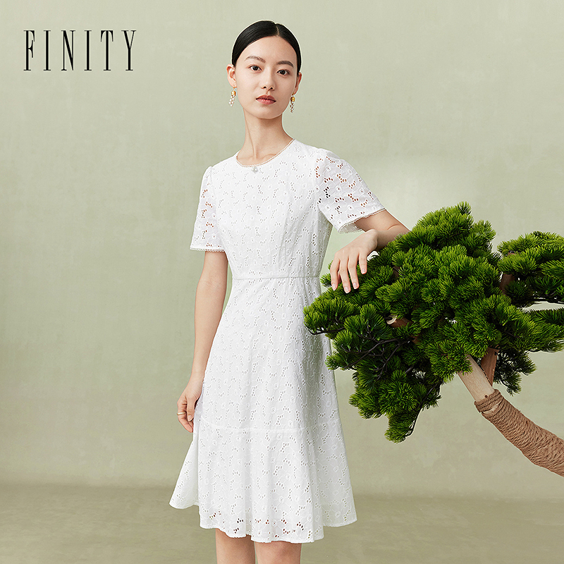 FINITY菲妮迪春夏连衣裙圆领短袖蕾丝裙收腰a字大裙摆小白裙