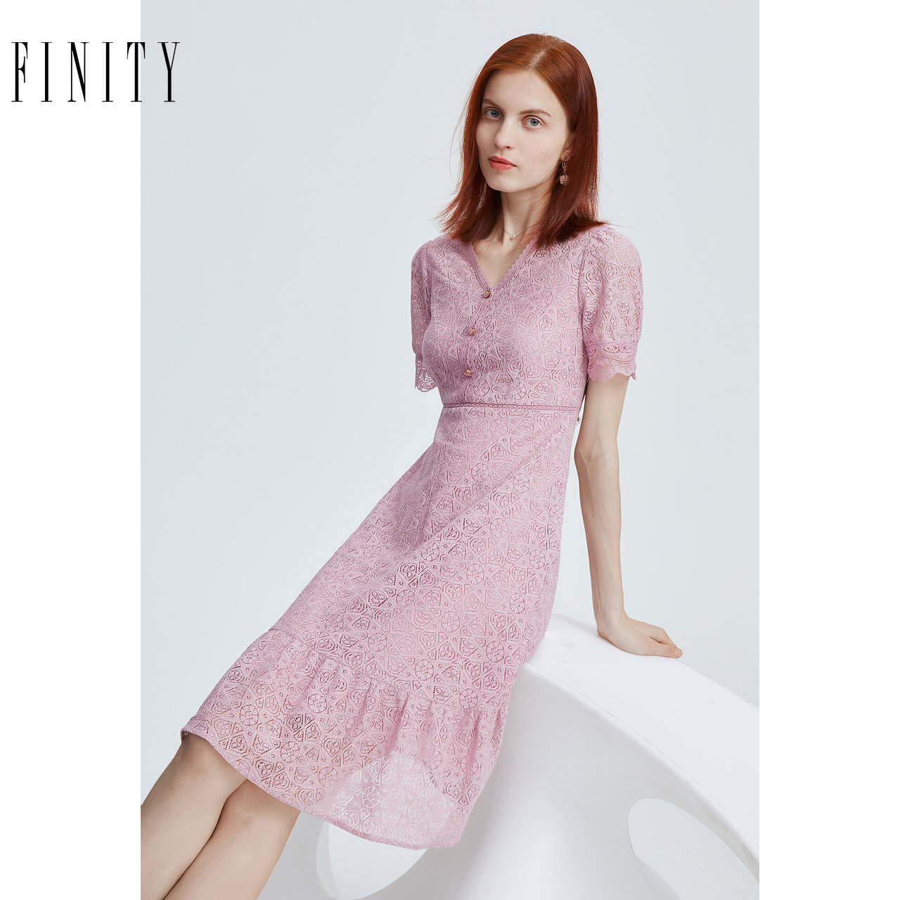 FINITY菲妮迪品牌连衣裙夏季粉色镂空设计感时尚V领短袖A字裙