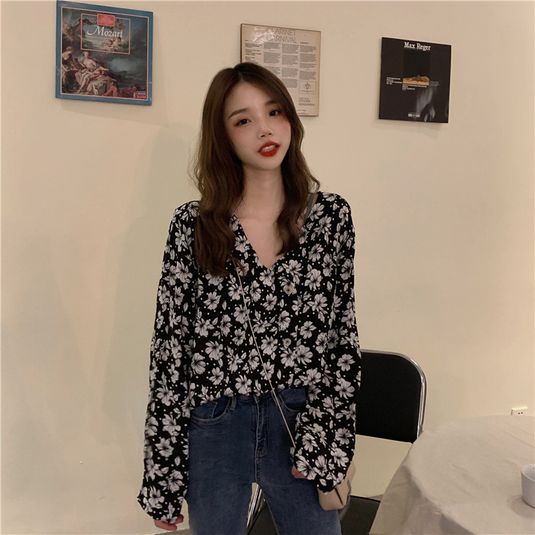 Real price ~ Korean temperament V-neck loose flowered shirt~