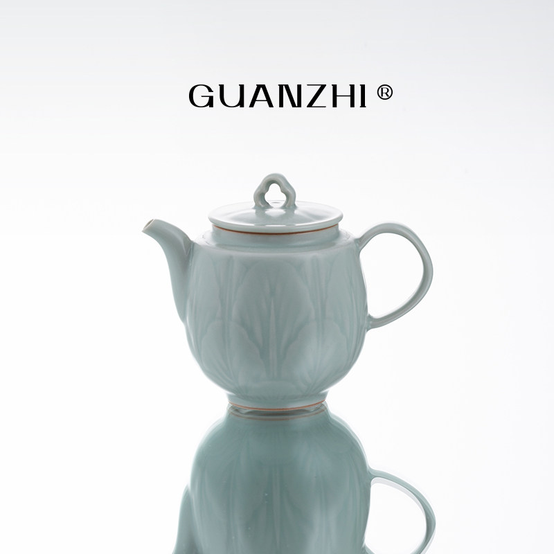 观止天青汝瓷浮雕茶壶