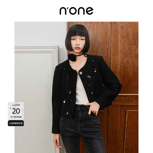 NONE经典圆领短款箱型黑色上衣