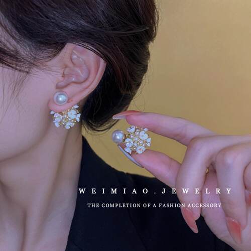 花朵珍珠耳钉女小众设计感轻奢