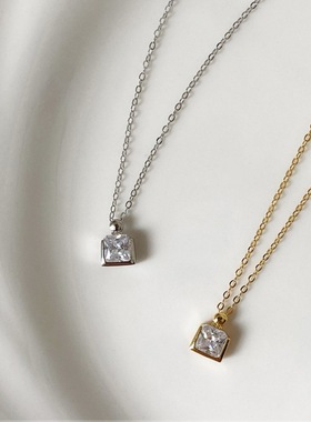 经典气质款香水瓶项链2024新款女轻奢小众设计高级感ins风锁骨链