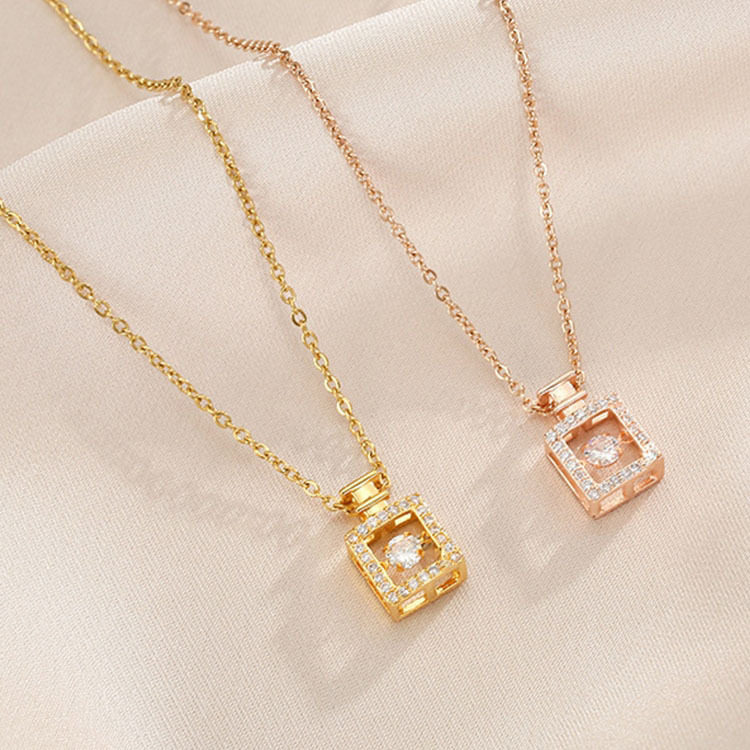 满钻香水瓶镀银项链女轻奢小众锁骨链女高级感吊坠毛衣链首配饰品