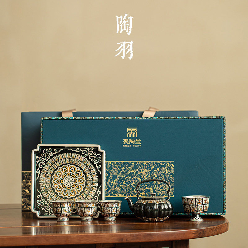 鎏银万佛石窟花瓣壶四方盘
