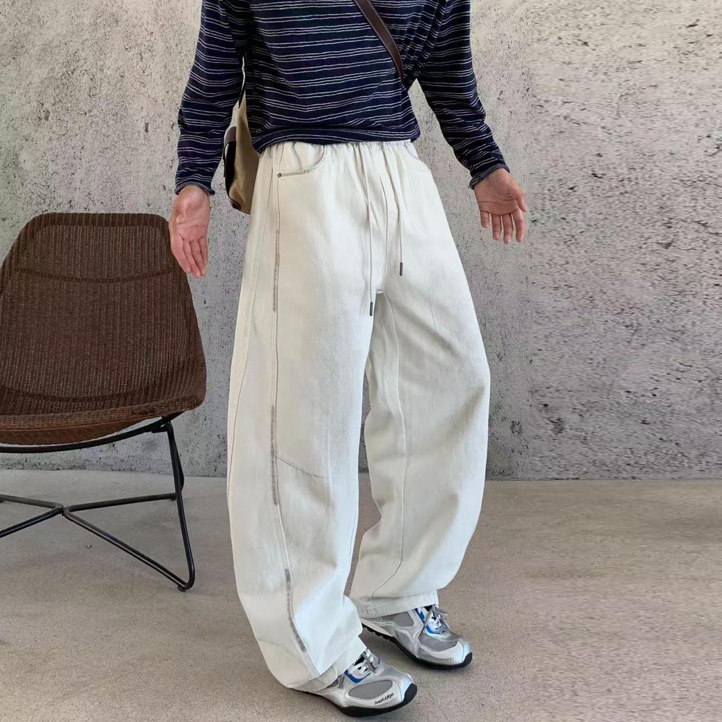 潮男时尚脏脏裤轻弯刀阔腿牛仔裤