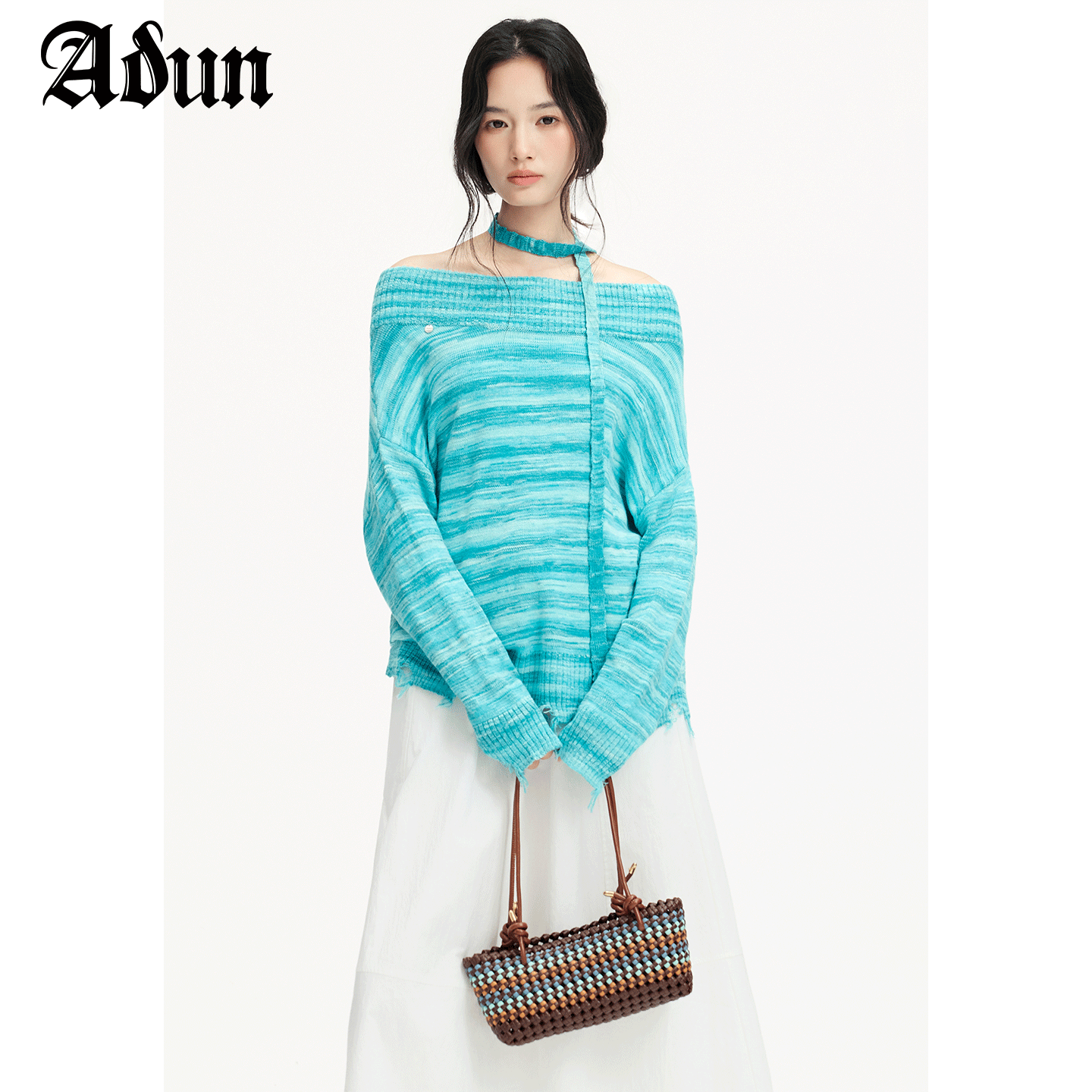 Abun【商场同款】2026年春季新品韩式宽松慵懒风毛边下摆露肩针织