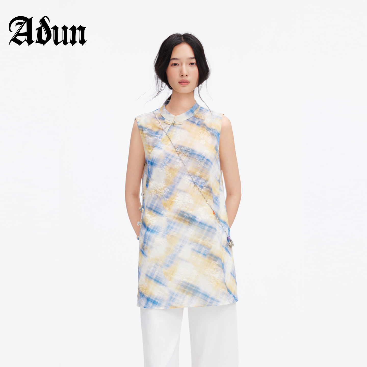 Abun【商场同款】2026年夏季新品新中式无袖立领盘扣国风上衣