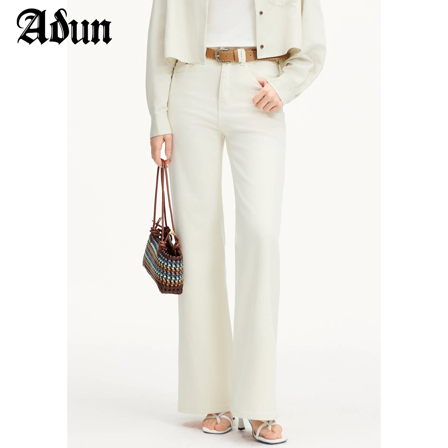 Abun【商场同款】2026秋季新款高腰显瘦垂感阔腿休闲长裤女牛仔裤图片