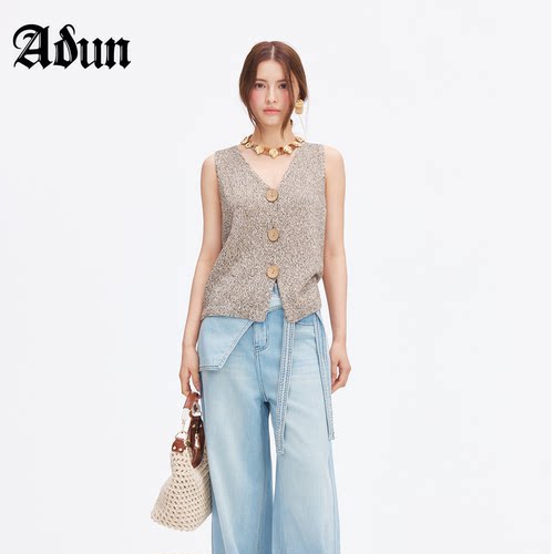 Abun【商场同款】2026年夏季新品V 领单排扣无袖针织背心