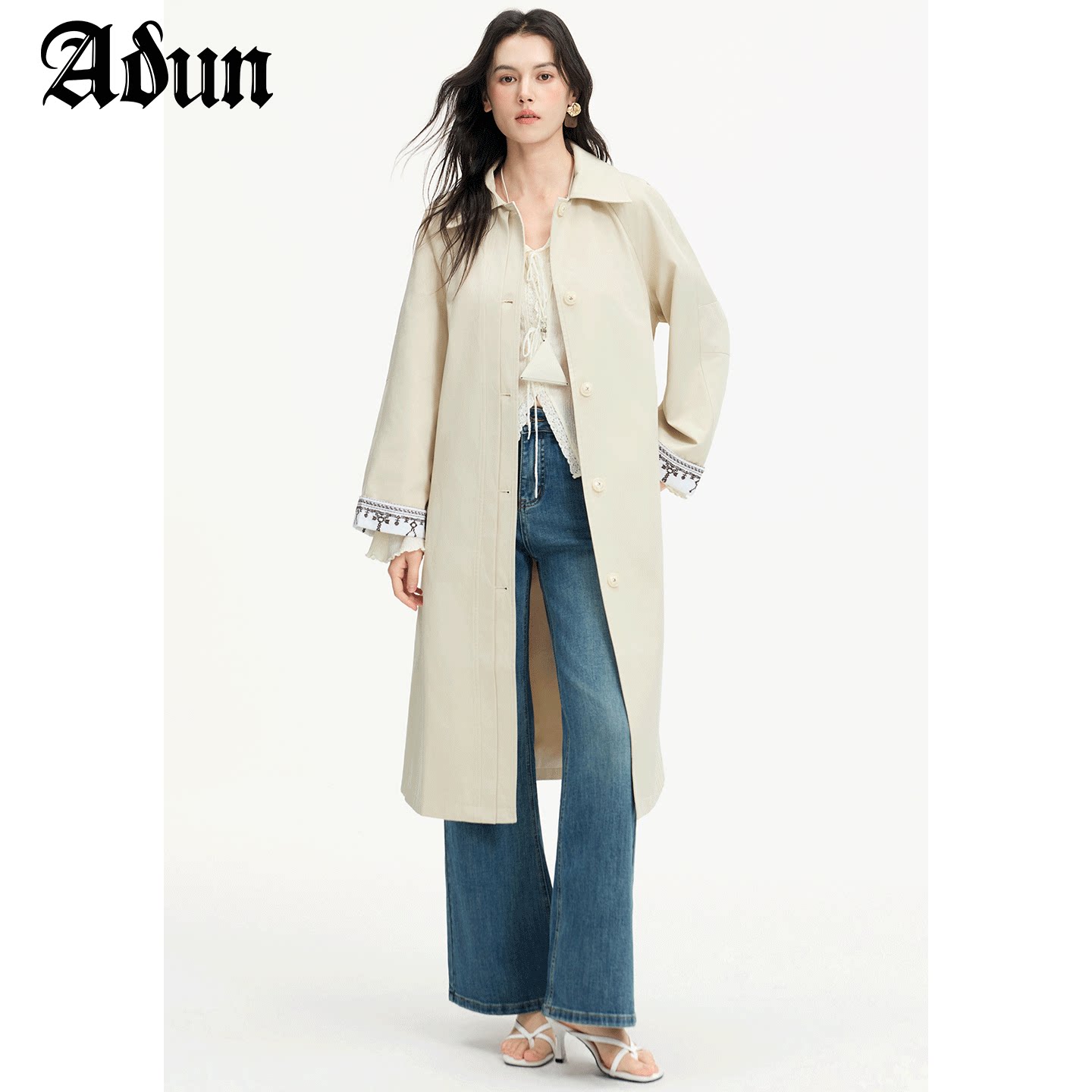 Abun【商场同款】2026年春季新品韩系温柔风刺绣袖口通勤气质外套