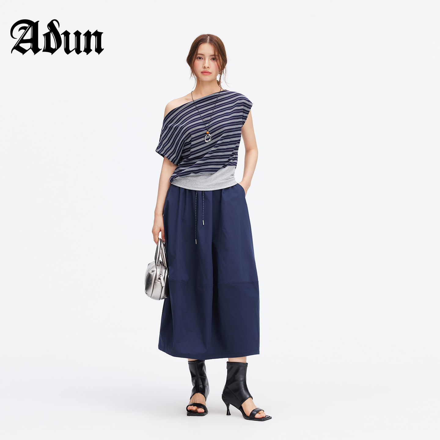 Abun【商场同款】2026年夏季新品斜肩条纹上衣女抽绳高腰半裙套装