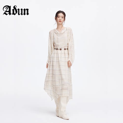 Abun【商场同款】2026年秋季新品温柔风堆堆领收腰不规则连衣裙