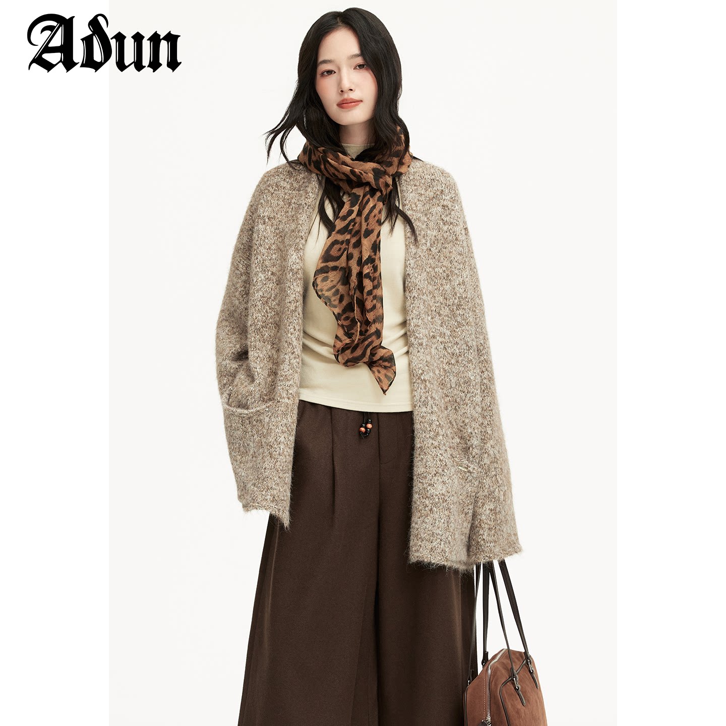 Abun【商场同款】2026冬季新品长款软糯针织开衫宽松舒适慵懒风