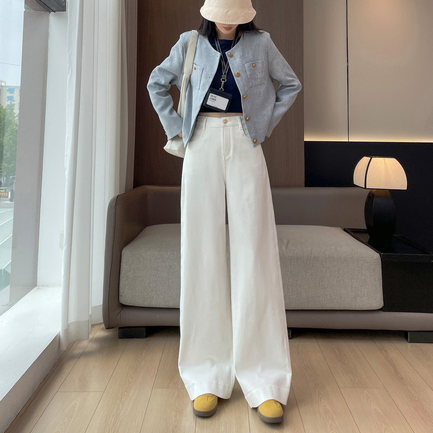 春秋白色高腰阔腿拖地牛仔裤女