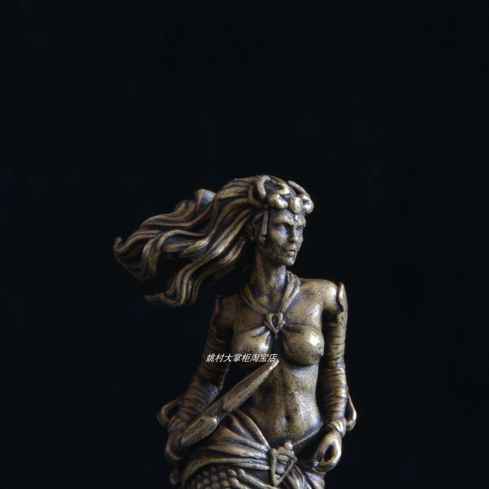 美杜莎女王蛇女桌面摆件