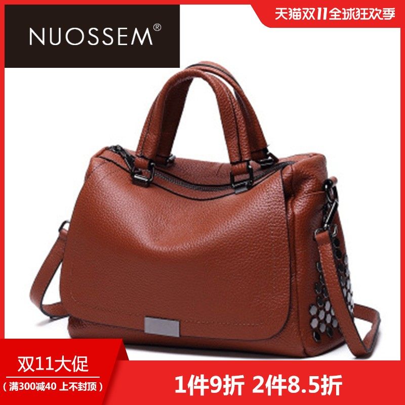 NUOSSEM真皮手提包女头层牛皮波士顿包铆钉枕头包软皮单肩包T910