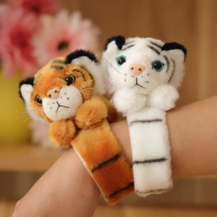 动物手环啪啪圈老虎白虎兔子小熊猫玩偶手环公仔毛绒玩具女孩儿童