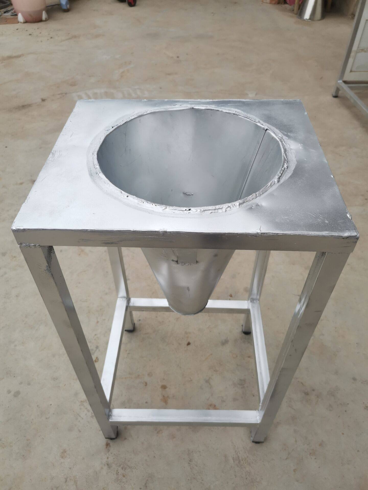 鸡鹅鸭沥血放血斗 防割手脖沥血桶杀鸡屠宰 不锈钢工具家禽斗商用