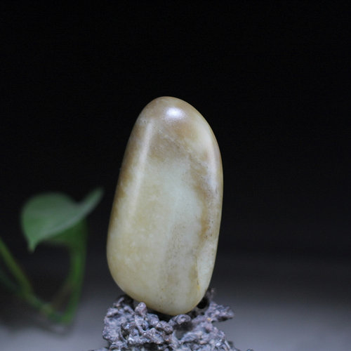 和田玉籽料原石天然鹿皮青白玉把