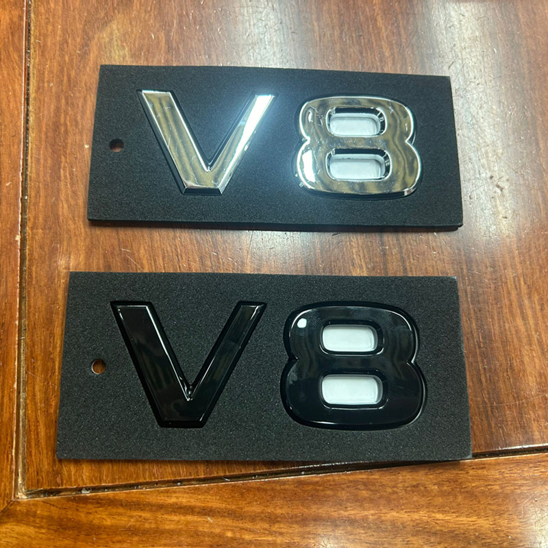 适用于日产新途乐V8叶子板贴标