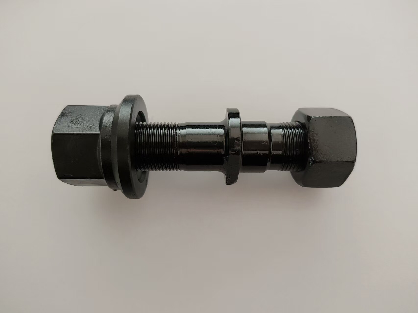 新帅铃乌金刚 后轮螺栓122长 22/22x69-23/22x48 轮胎螺丝