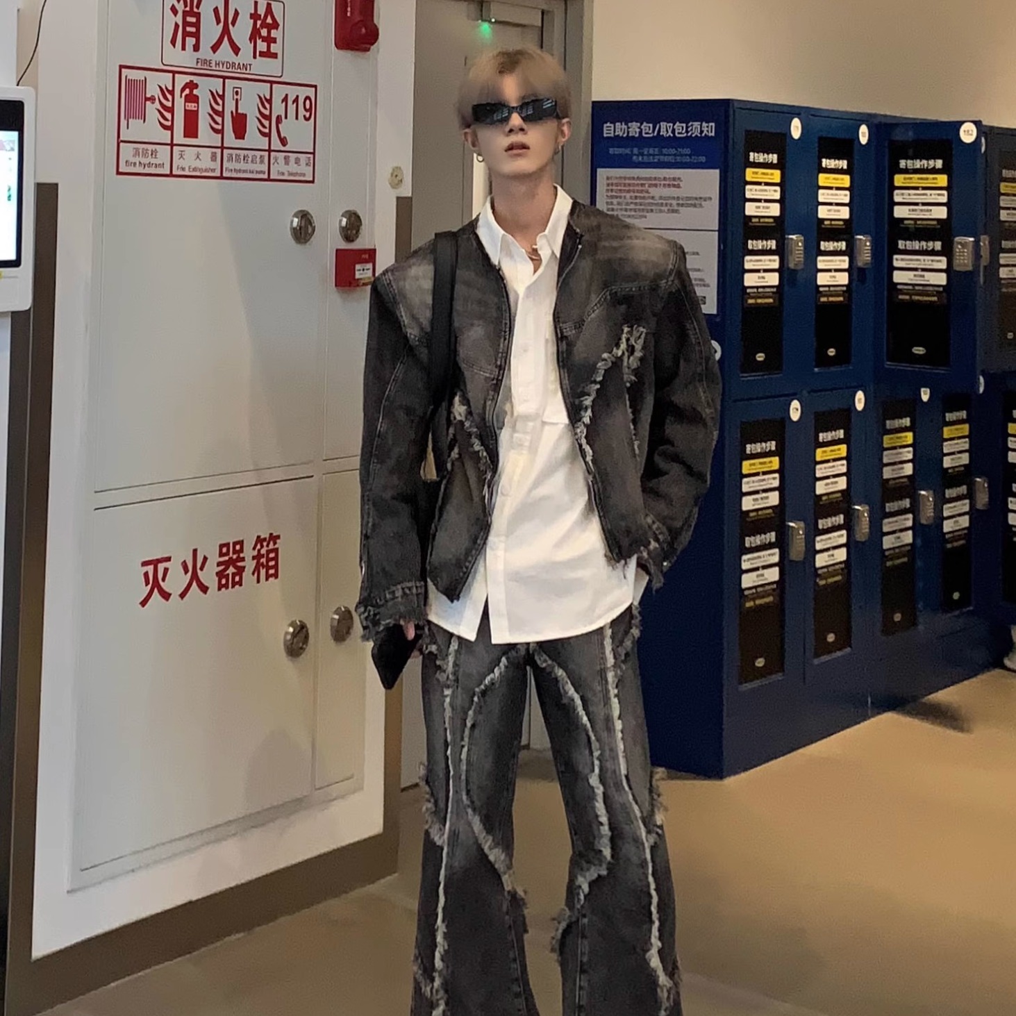 做旧短款牛仔套装毛边拼接夹克