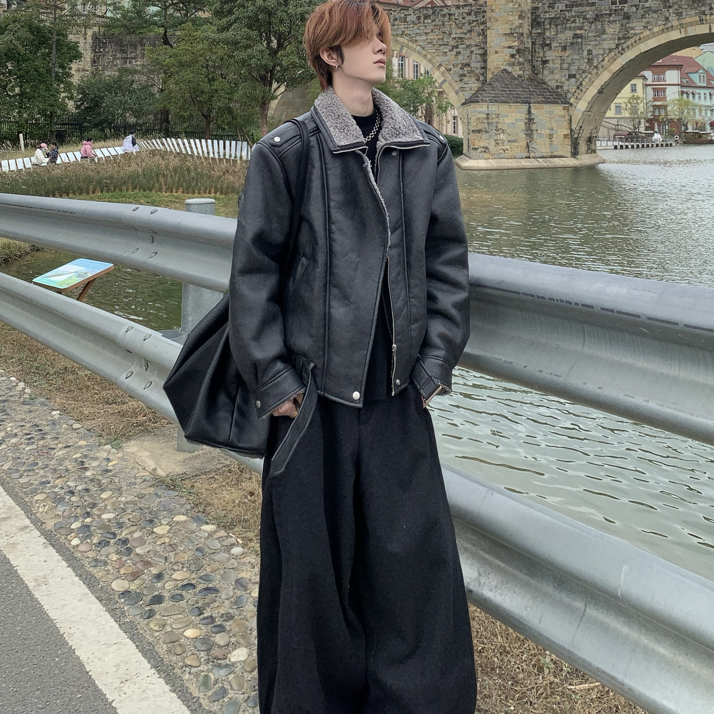 皮毛一体大翻领厚外套短款夹克