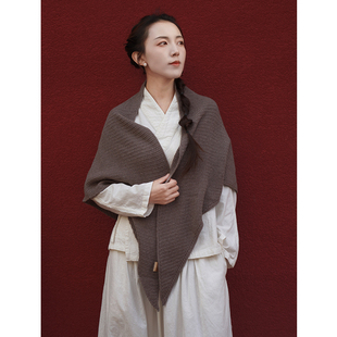 【照本堂】2025春季新款女装国风新中式三角休闲百搭披肩w510011