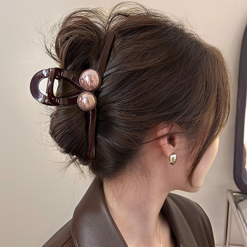 早春高级感珍珠抓夹大号鲨鱼夹发夹女2026新款后脑勺盘发夹子发饰