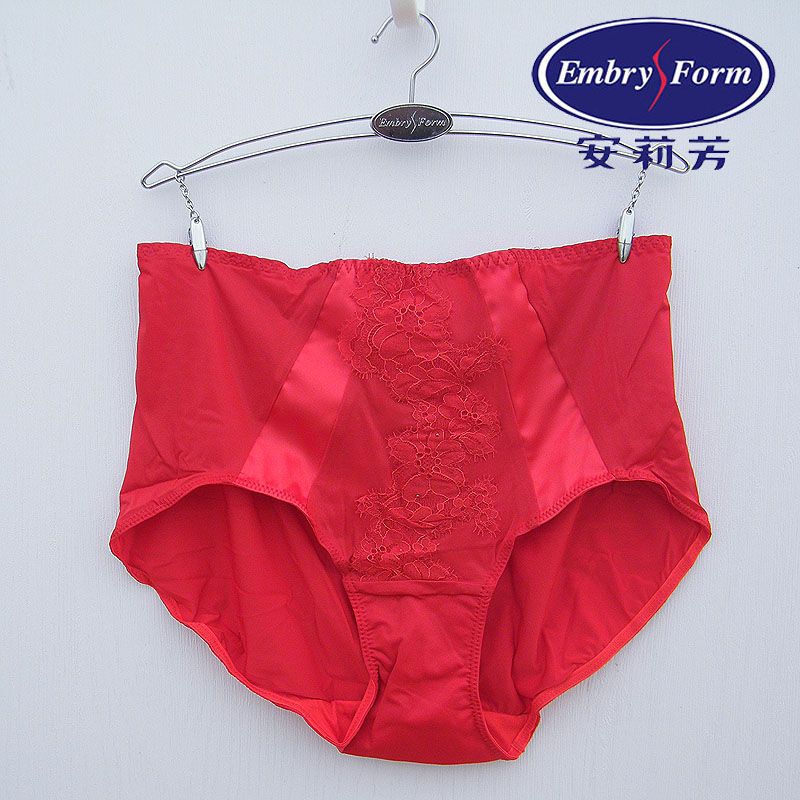 安莉芳本命年薄款刺绣包臀三角裤
