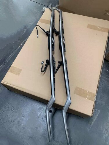 适用凯迪拉克CT6后备箱盖亮条行李箱尾门电镀亮条饰条装饰条银色