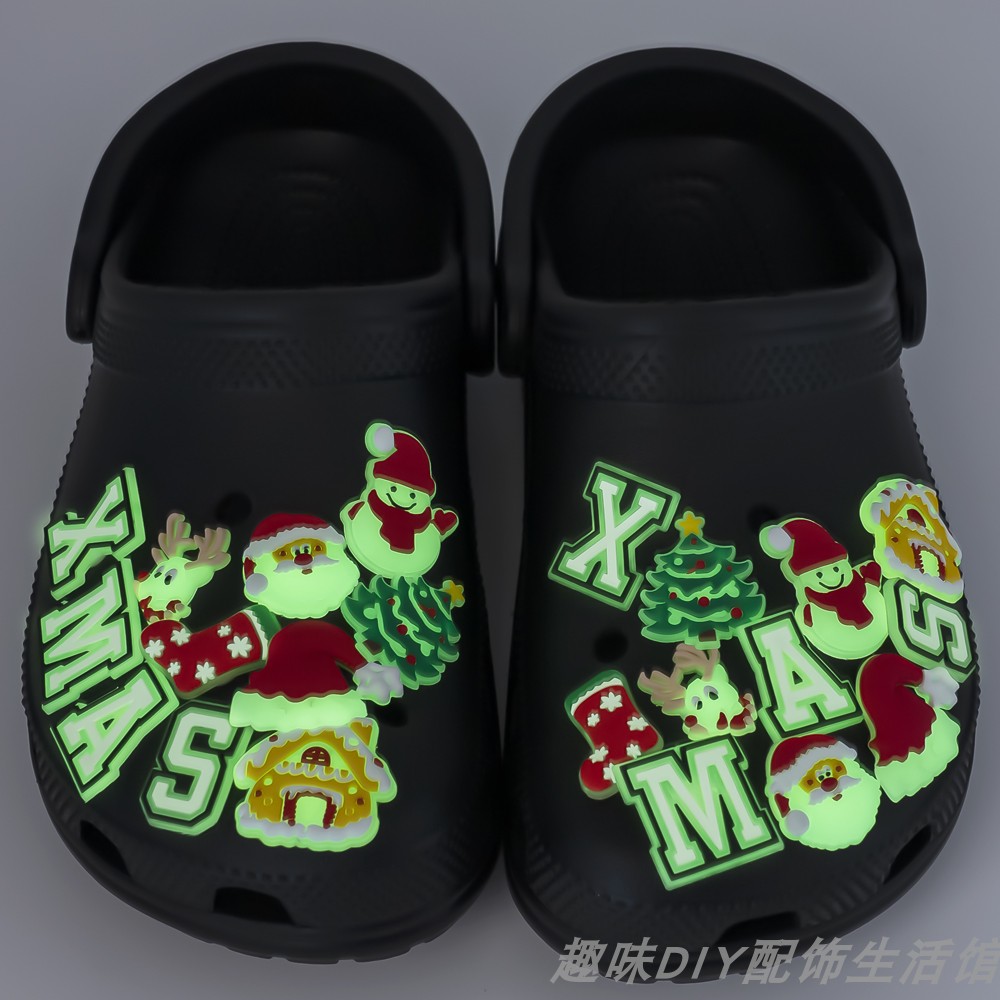 新款洞洞鞋扣夜光圣诞节英文鞋花可爱卡通沙滩拖鞋可拆卸鞋扣配饰