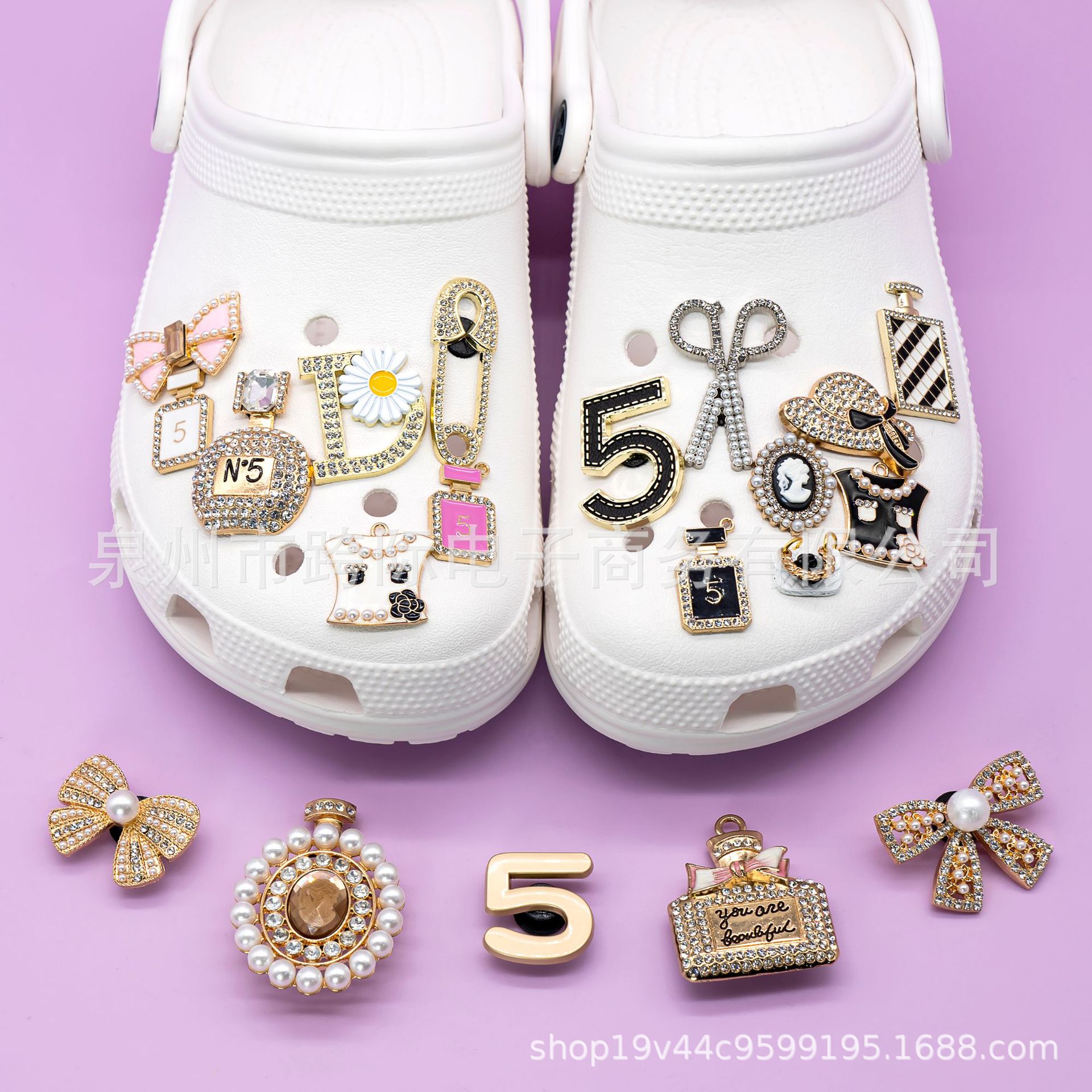 水钻香水瓶蝴蝶金属洞洞鞋金属鞋花鞋扣花园拖鞋装饰扣小香风配饰