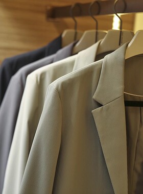 气度不凡！高级竖纹肌理面料！垂顺有型！轻商务男士高端西服西装