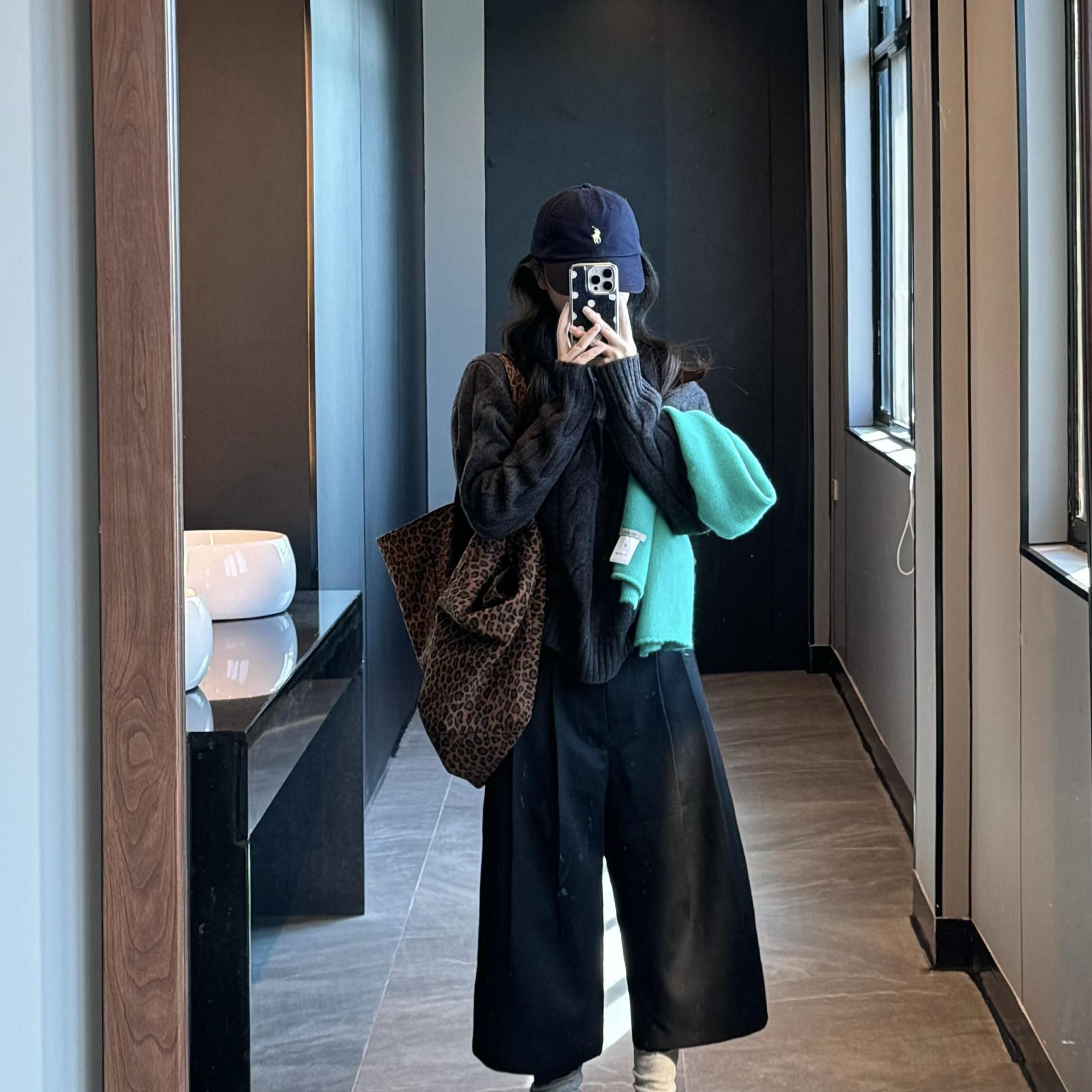 日系复古双褶挺括黑色七分裤女