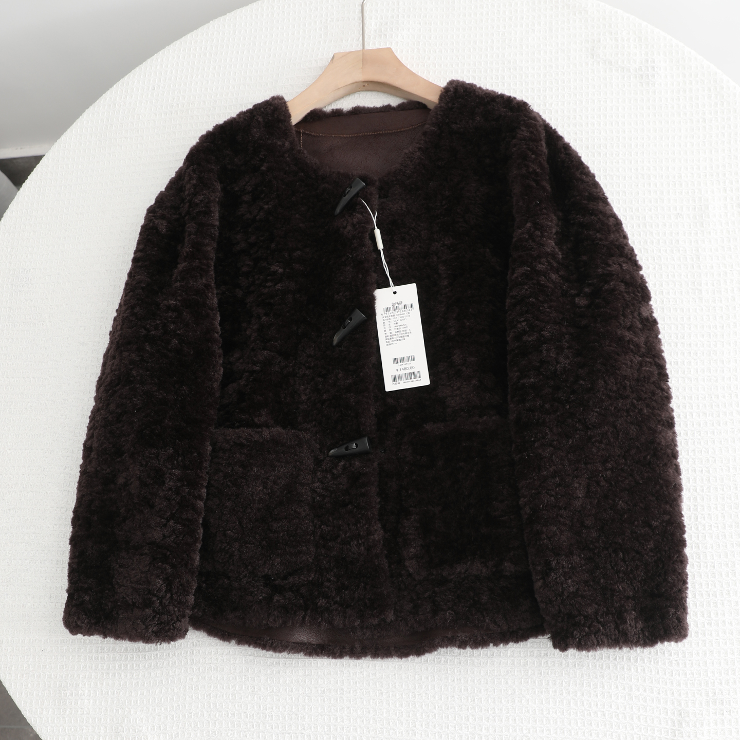 伊家~2025秋冬新款复古仿皮毛一体毛毛外套学院风牛角扣保暖大衣