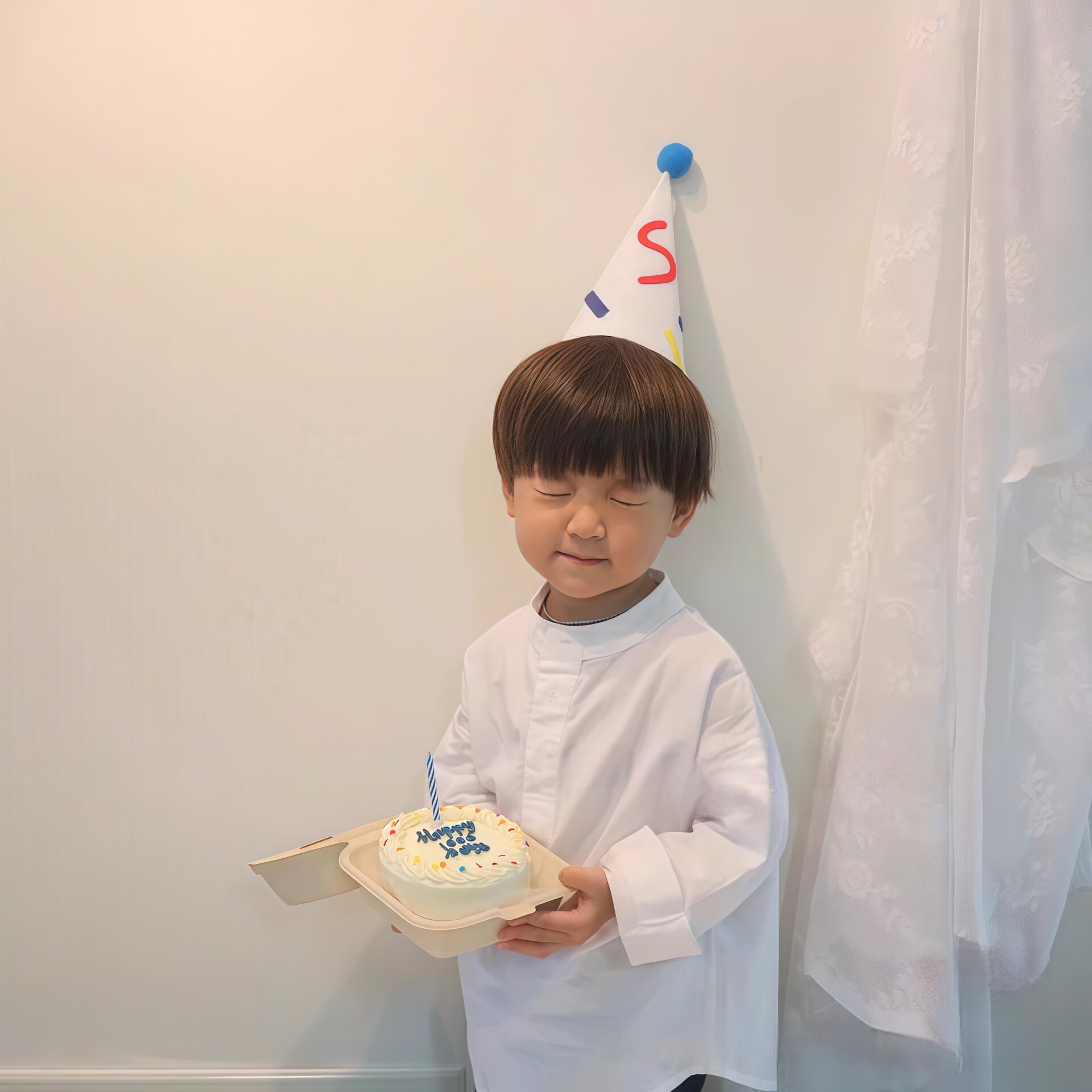 生日帽白色创意韩式男孩小尖帽
