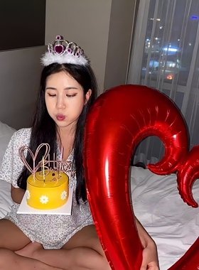 生日镂空心形气球勾勾心型铝膜氦气飘空结婚装饰派对周年节庆布置