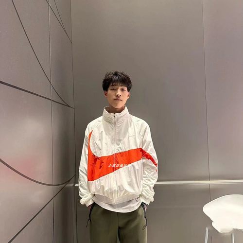 耐克男女连帽大勾梭织防风外套