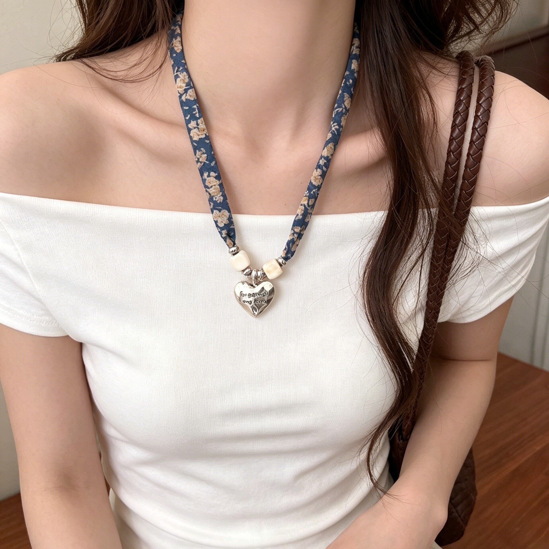 深蓝色碎花丝巾爱心水滴项链女春夏独特设计感长款毛衣链衣服配饰