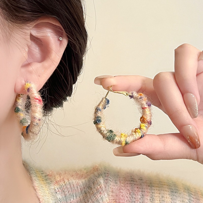 彩虹毛线素圈耳环女2025新款
