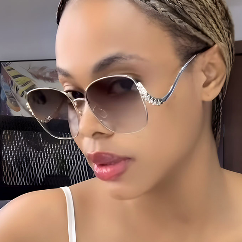 镶钻弯腿墨镜女方形金属太阳眼镜