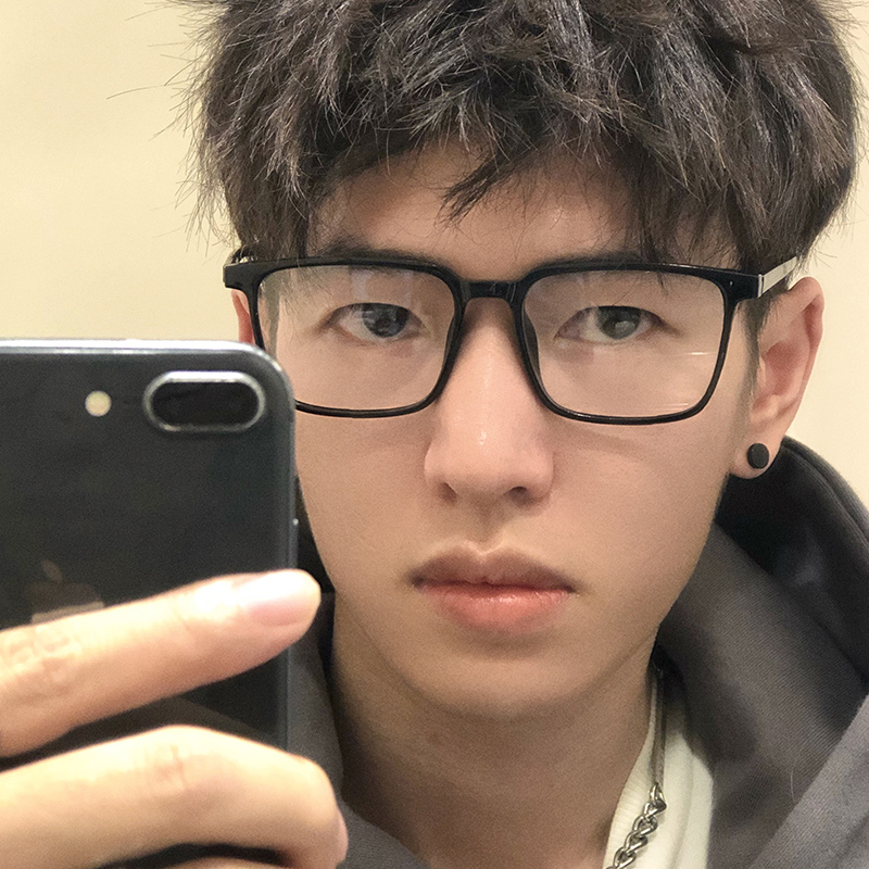 时尚黑框、素颜男女同款眼镜