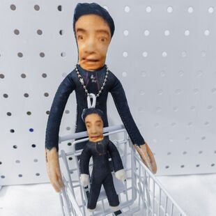 小撒春晚小红书老鼠干撒贝宁无白边抽象玩偶四肢分离骨架可摆造型