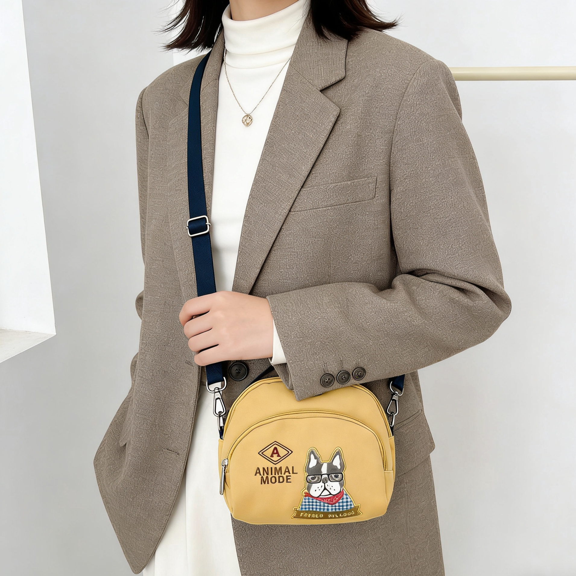 日本 Kusuguru正品刺绣猫咪法斗犬小号斜挎包单肩包 手提拎包502