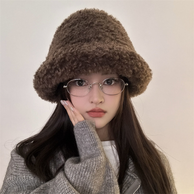 可爱羊羔毛绒渔夫帽女秋冬天显脸小盆帽加厚保暖围巾帽子两件套装