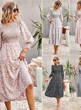 印花白色连衣裙Spring printed long-sleeved A-line white dress